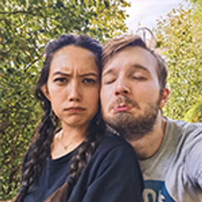 Pet Safety Gate Plus – Extra Strong, No-Drill Pet Gate for Stairways, Doorways & Hallways | Easy One-Hand Use, No Wall Damage