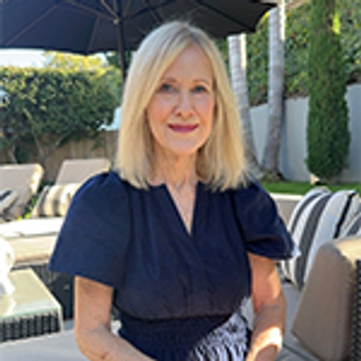 Pet Safety Gate Plus – Extra Strong, No-Drill Pet Gate for Stairways, Doorways & Hallways | Easy One-Hand Use, No Wall Damage