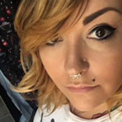 Pet Safety Gate Plus – Extra Strong, No-Drill Pet Gate for Stairways, Doorways & Hallways | Easy One-Hand Use, No Wall Damage