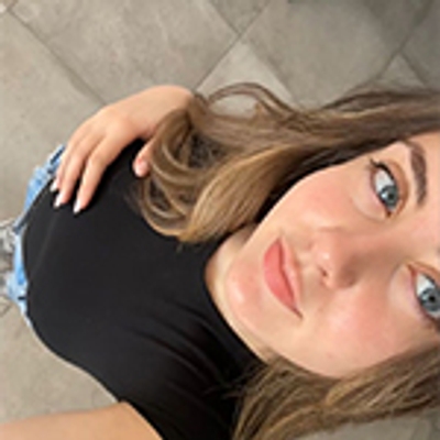 Pet Safety Gate Plus – Extra Strong, No-Drill Pet Gate for Stairways, Doorways & Hallways | Easy One-Hand Use, No Wall Damage