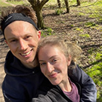 Pet Safety Gate Plus – Extra Strong, No-Drill Pet Gate for Stairways, Doorways & Hallways | Easy One-Hand Use, No Wall Damage