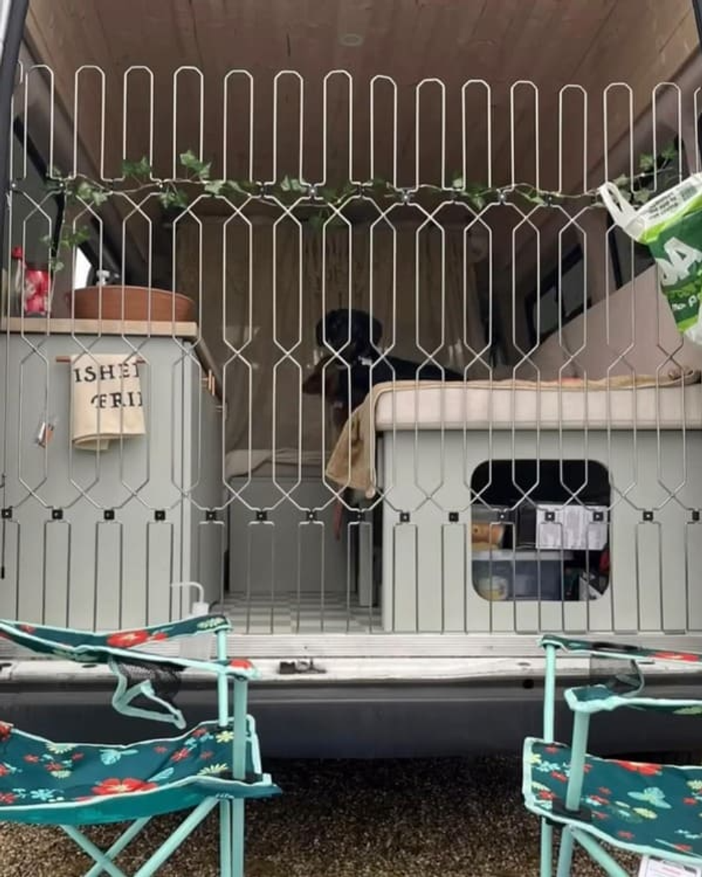 Pet Safety Gate Plus – Extra Strong, No-Drill Pet Gate for Stairways, Doorways & Hallways | Easy One-Hand Use, No Wall Damage